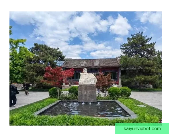 伊利诺伊主帅回应张博源邀请传闻强调只招募能立刻产生贡献的球员